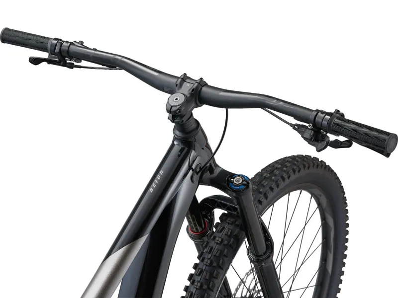 Giant Reign 2 Full Suspension Mountain Bike 2023 In Black/Metal - Image 2