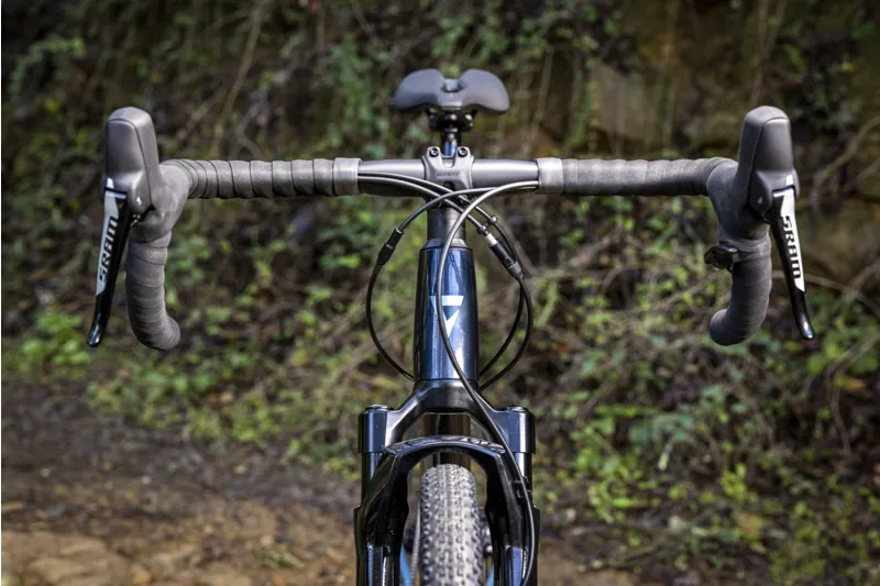 Giant Revolt X 1 Gravel Bike 2023 In Cold Night - Image 6
