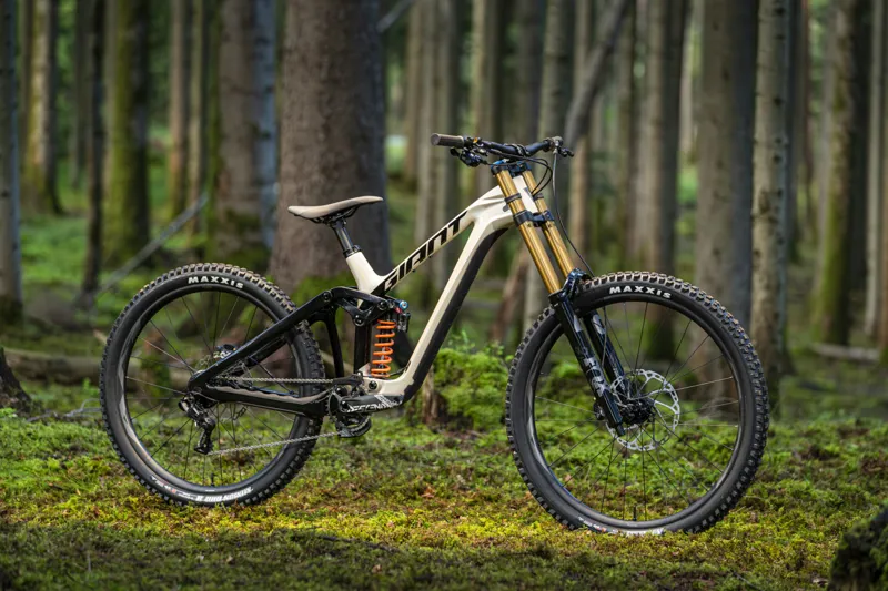 Giant Glory Advanced Full Suspension Mountain Bike 2024 In Shoreline - Image 11