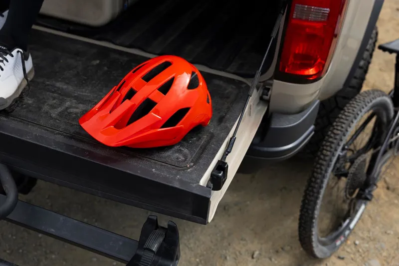 Giant Roost MIPS MTB Helmet In Phoenix Fire