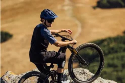 Giant Roost MIPS MTB Helmet In Black Diamond